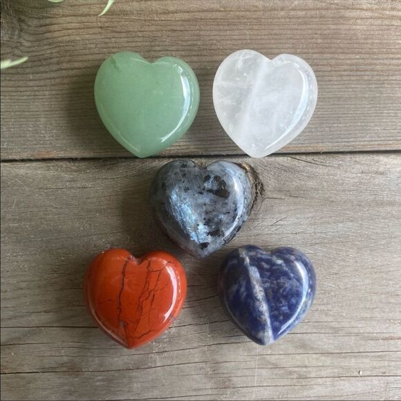 Crystal Heart Carvings - Picture 1 of 2